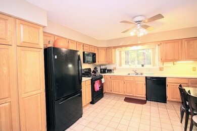 98 Captain Eames Cir unit 98, Ashland, MA 01721 - photo 2