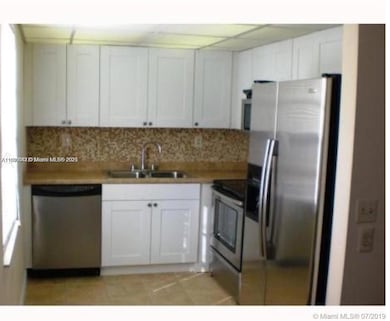 125 Normandy C unit 125, Delray Beach, FL 33484 - photo 2