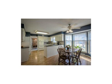 Roomy eating area in the kitchen.