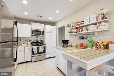 1105 Westbriar Ct NE, Vienna, VA 22180 - photo 5