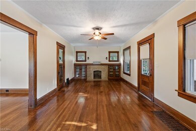 Look at those floors!