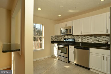 2941 Charredwood Dr, District Heights, MD 20747 - photo 3