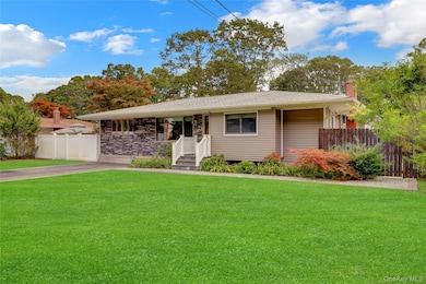 627 Sycamore Ave, Bohemia, NY 11716 - photo 3