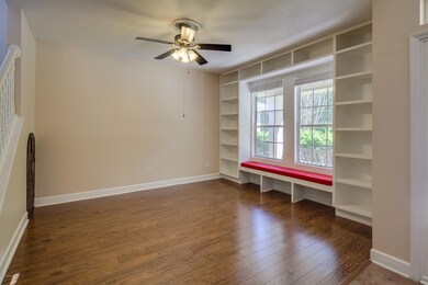 05 Living Room - 1