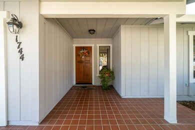1744 Soda Springs Cir-9