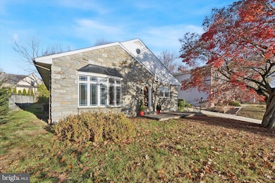 7033 Sherwood Rd, Philadelphia, PA 19151 - photo 3