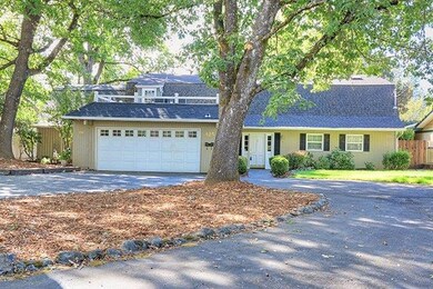 425 SE M St, Grants Pass, OR 97526 - photo 2