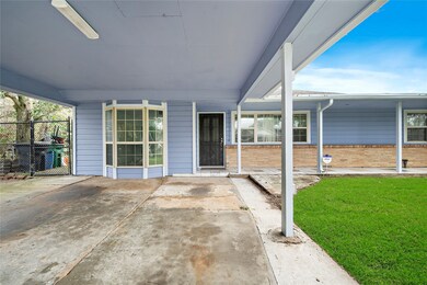 3075 Charter Oaks Dr, Houston, TX 77093 - photo 2