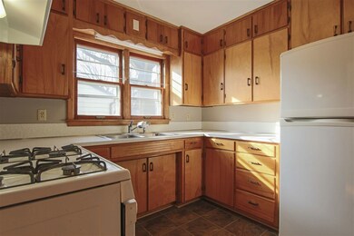 1242 Sheldon St, Waterloo, IA 50701 - photo 6