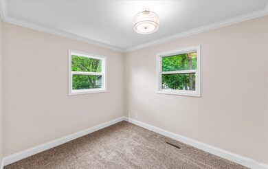 510 Waco Ln, Carpentersville, IL 60110 - photo 7