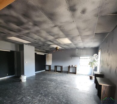 Misc room featuring ceiling fan