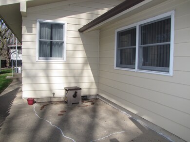 507 Cherry St, Tuscola, IL 61953 - photo 7