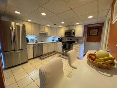 4 Shadowbrook Ln unit 30, Milford, MA 01757 - photo 2