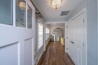 202FishburneSt008