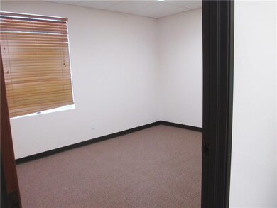 821 Royal Way, Edmond, OK 73034 - photo 5