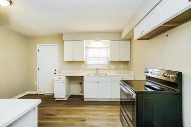 2684 Glenbriar St, Columbus, OH 43232 - photo 6