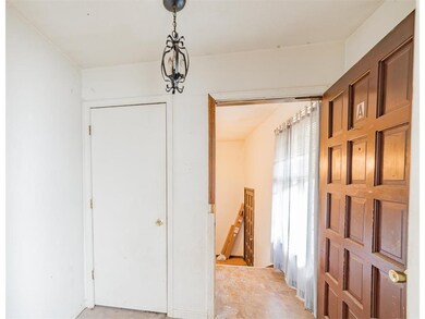 2 Bedroom Side Entryway