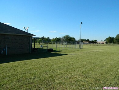 Portable Fencing behind house can stay.