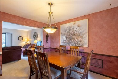 3708 Skyline Dr, Des Moines, IA 50310 - photo 4