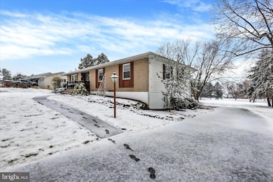 3821 Club House Dr, Fayetteville, PA 17222 - photo 3