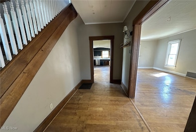 318 N Pleasant St, New Lexington, OH 43764 - photo 6