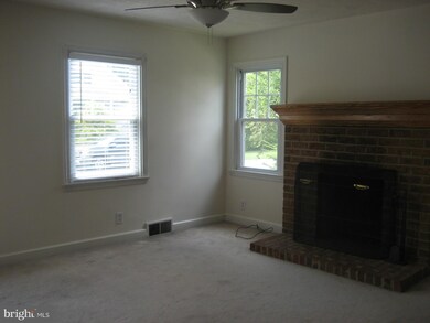11215 Hollywood Rd, Hagerstown, MD 21740 - photo 4
