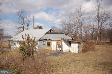 1122 Longmarsh Rd, Berryville, VA 22611 - photo 2