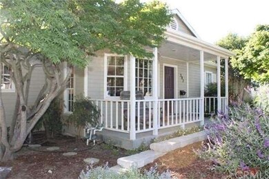 Mature, drought tolerant, lush landscaping.  No gr