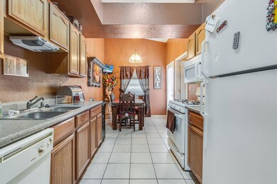 14305 Desierto Bueno Ave, El Paso, TX 79928 - photo 2