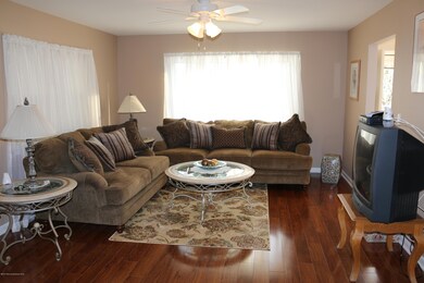 314 7th - inside 004