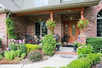 1070 Mary Ellen Dr, Crown Point, IN 46307 - photo 2