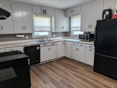 219 3rd Ave E, Cresco, IA 52136 - photo 7