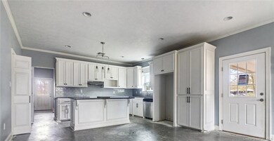 kitchen & dining area