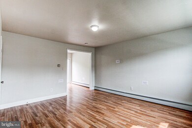 818 Shaw Ave, Lansdale, PA 19446 - photo 4