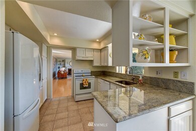 500 Paradise Ln unit 300, Edmonds, WA 98020 - photo 5