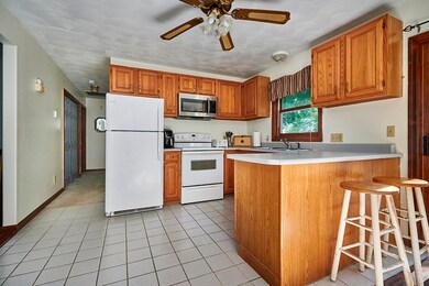 30 Dale St, Holyoke, MA 01040 - photo 5