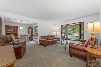 N61W16085 Hawthorne Dr, Menomonee Falls, WI 53051 - photo 6