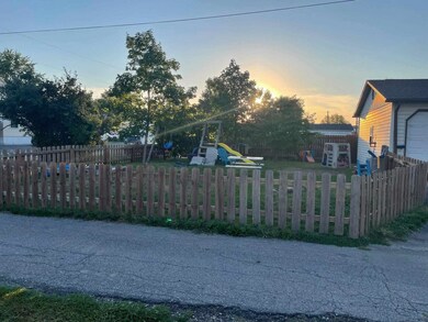 315 W 2nd St, Auburn, IN 46706 - photo 5