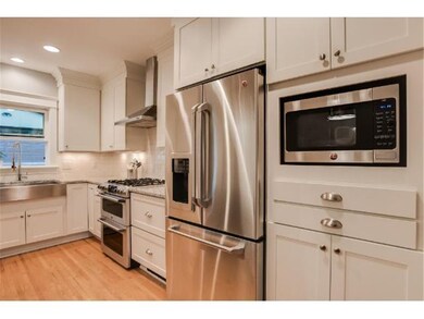 Double oven with exhaust fan/hood, extended cabine