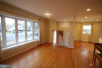 13310 Turkey Branch Pkwy, Rockville, MD 20853 - photo 2