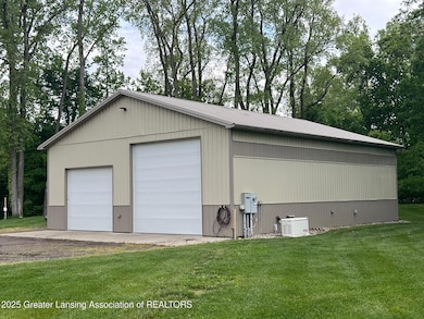 4 4264 Pole Barn