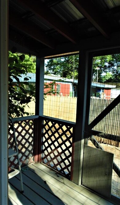 27 Whittemore St, Hillsborough, NH 03244 - photo 4