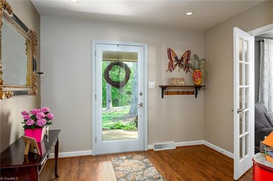 Entry/Foyer