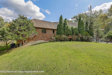 1092 Maxim Southard Rd, Howell, NJ 07731 - photo 4