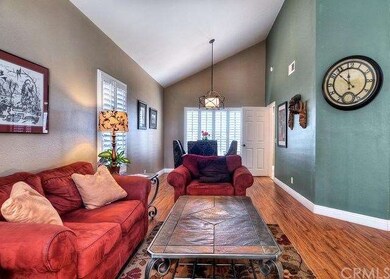 LIVING & DINING ROOM. CAREFULLY CHOSEN PALETTES, W