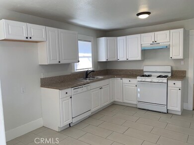 382 N Palm Ave unit REAR HOUSE, Upland, CA 91786 - photo 2