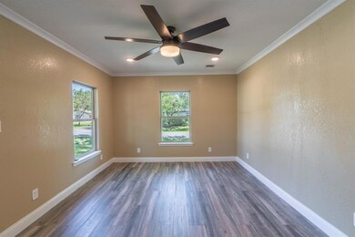 256 E Boyd St, Bonham, TX 75418 - photo 7