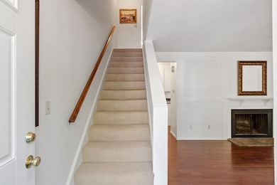 68 Macintosh Ln, Boxborough, MA 01719 - photo 3