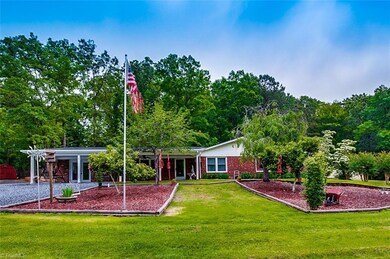 1069 Montley View Dr, Asheboro, NC 27205 - photo 2