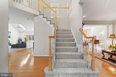 10816 Crippen Vale Ct, Reston, VA 20194 - photo 4